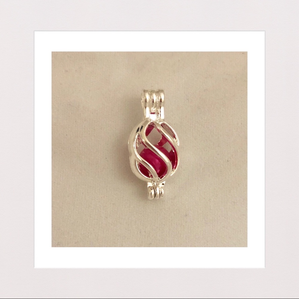 Genuine Freshwater Pearl in Caged Pendant | Pink